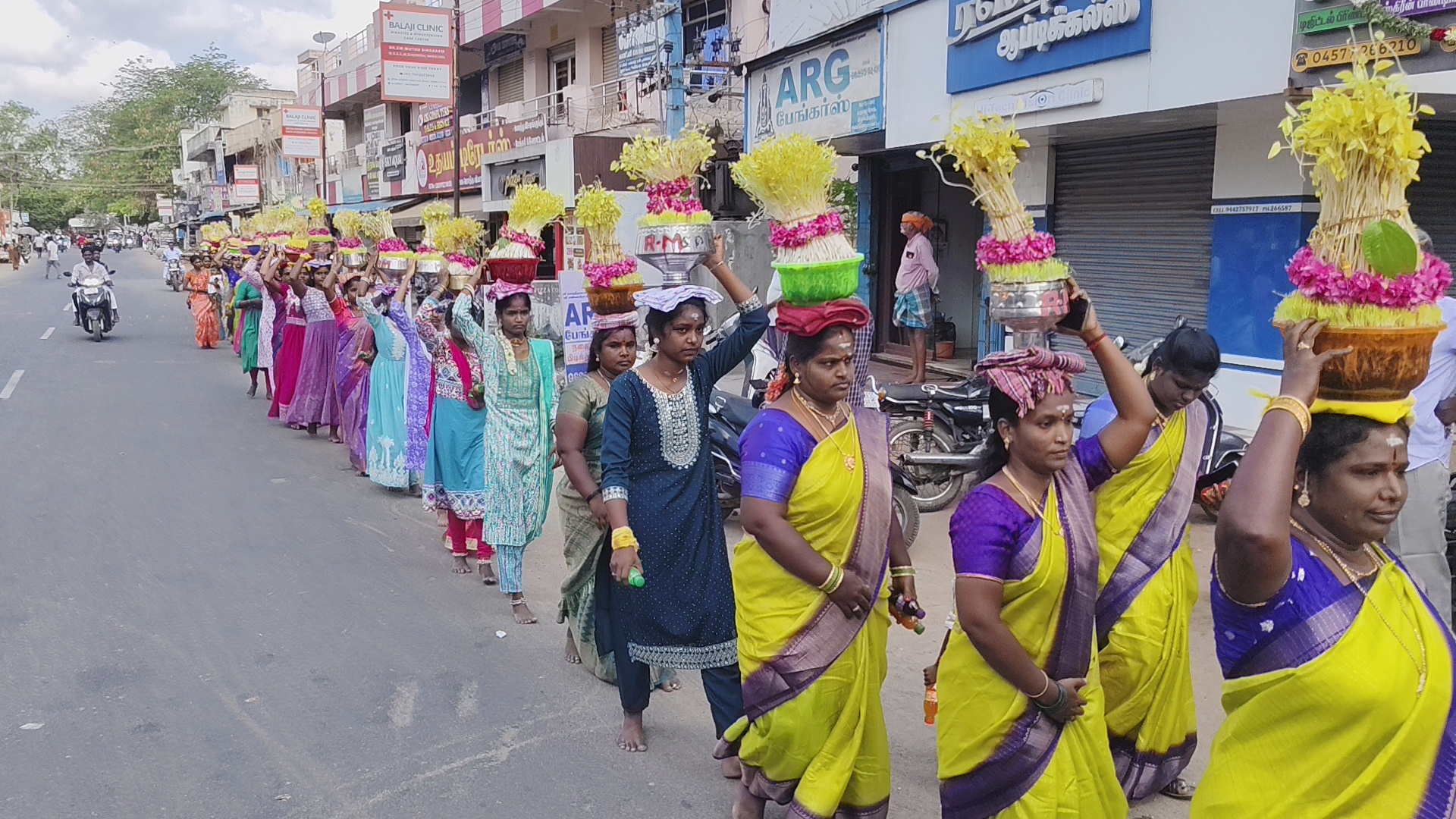 திருப்புத்தூரில் முளைப்பாரி திருவிழா!