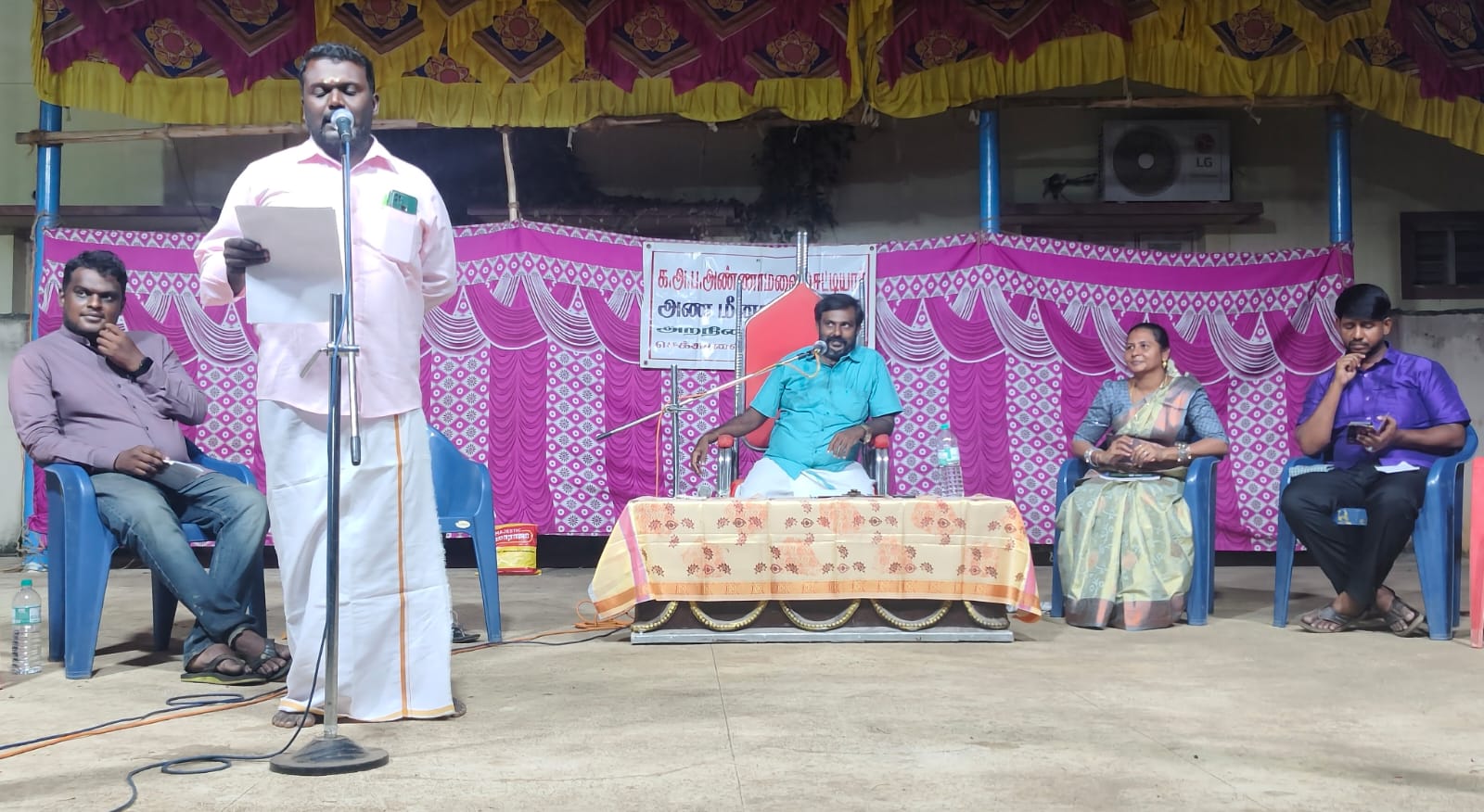 செக்காலை அருள்மிகு ஶ்ரீ பெரிய முத்துமாரியம்மன் கோயில் மாசி பங்குனித் திருவிழாவில் வெற்றிக்குப் பெருந்துணை புரிவது நட்பே உறவே என்ற தலைப்பில்  பட்டிமன்றம் நடைபெற்றது