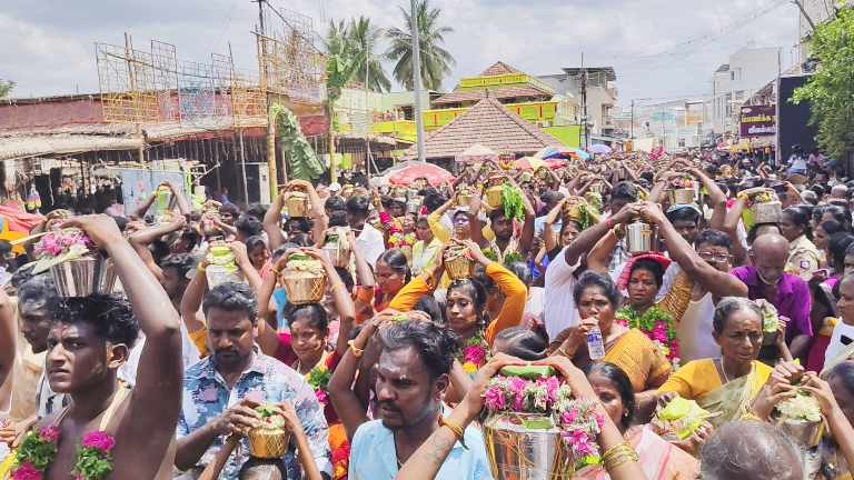  கண்டரமாணிக்கம் மாணிக்கநாச்சி அம்மன் கோயில் பால்குட திருவிழா