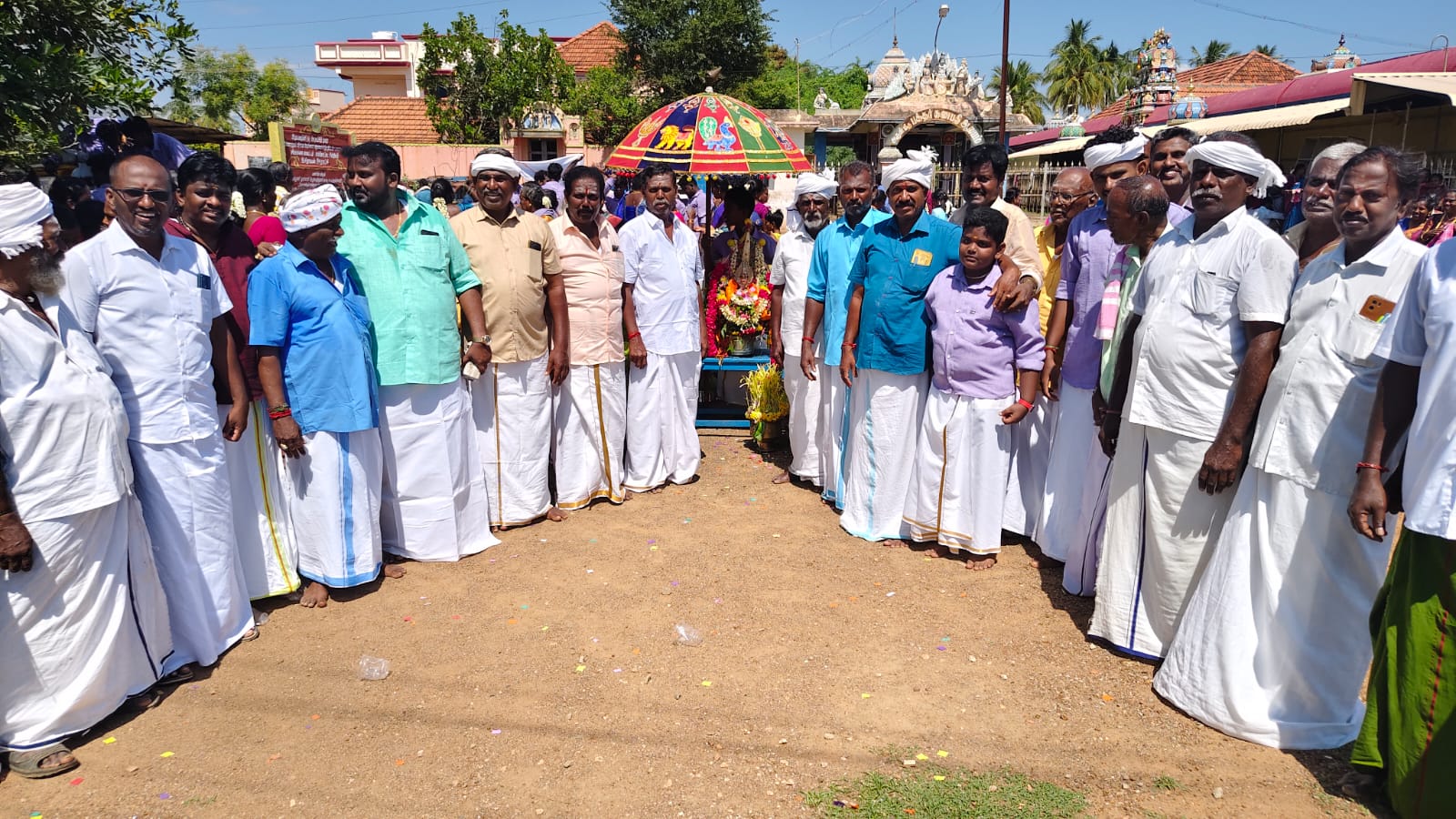 சிறுவயல் ஸ்ரீ முத்துமாரியம்மன் முளைப்பாரி திருவிழா
