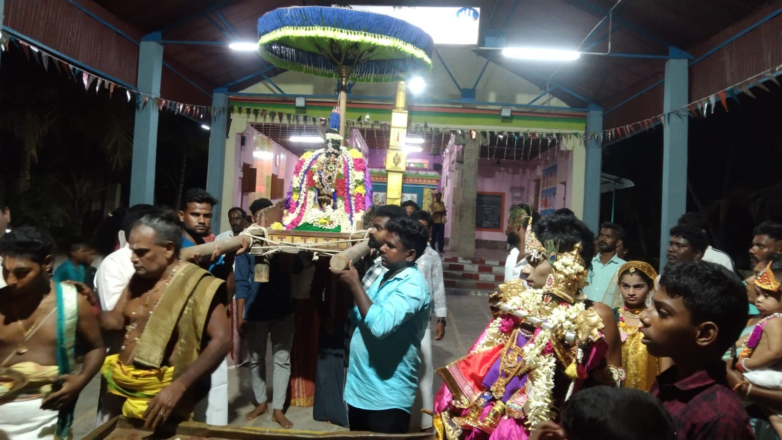 கடையக்குடி  பெருமாள் கோயிலில்  கிருஷ்ண ஜெயந்தி விழா.