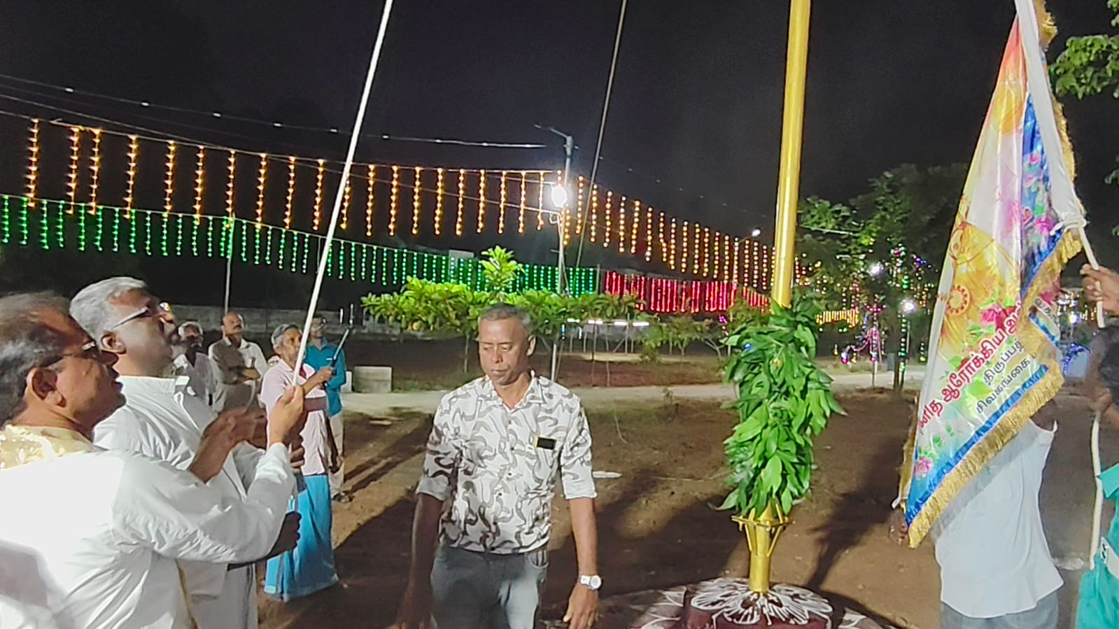 திருப்புத்தூரில் புனித ஆரோக்கிய அன்னை ஆலய அருள் தல திருவிழா கொடியேற்றத்துடன் துவங்கியது