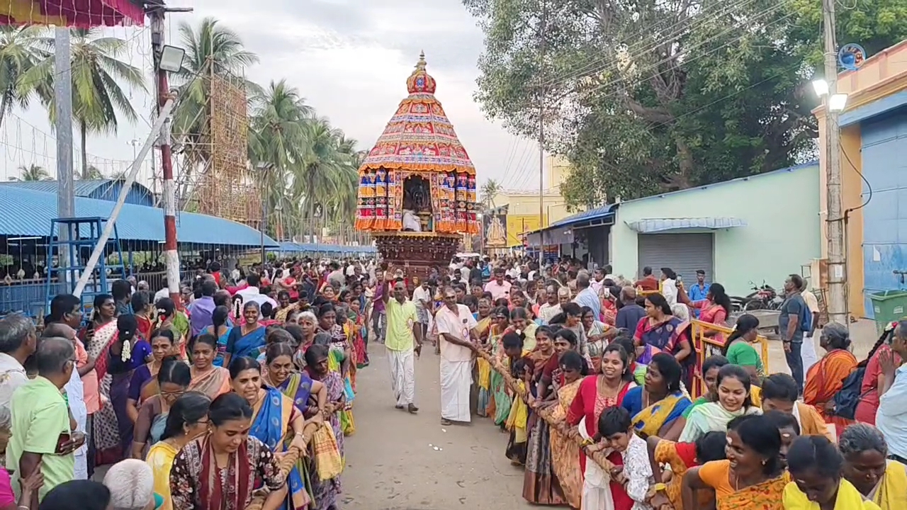 பிள்ளையார்பட்டி கற்பகவிநாயகர் கோயில் சதுர்த்திப்பெருவிழாவை முன்னிட்டு நடைபெற்ற தேரோட்டம்